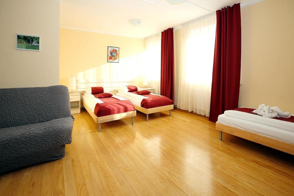 Tomo Free Parking 3* Рига